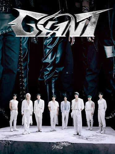 Stray Kids - Giant - Version B - incl. Photobook, Special Zine + Photocard