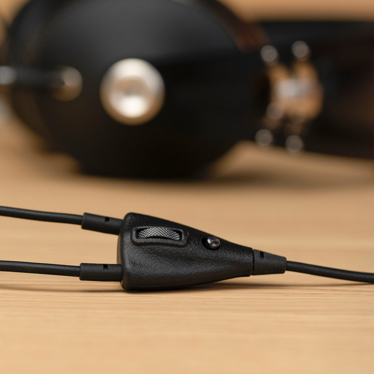 Meze 99 Neo Headphone with Boom Mic Headset Bundle [ Vinyl ]