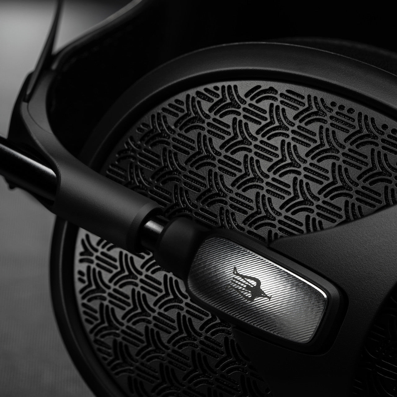 Meze Empyrean II Isodynamic Planar Magnetic Headphones [ Vinyl ]