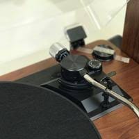 Camden Turntable With Speakers [Tech & Turntables] [ Vinyl ]